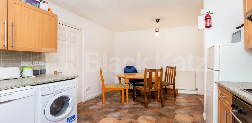 			4 Bedroom, 2 bath, 1 reception House			 Stock Orchard Crescent, Caledonian Road